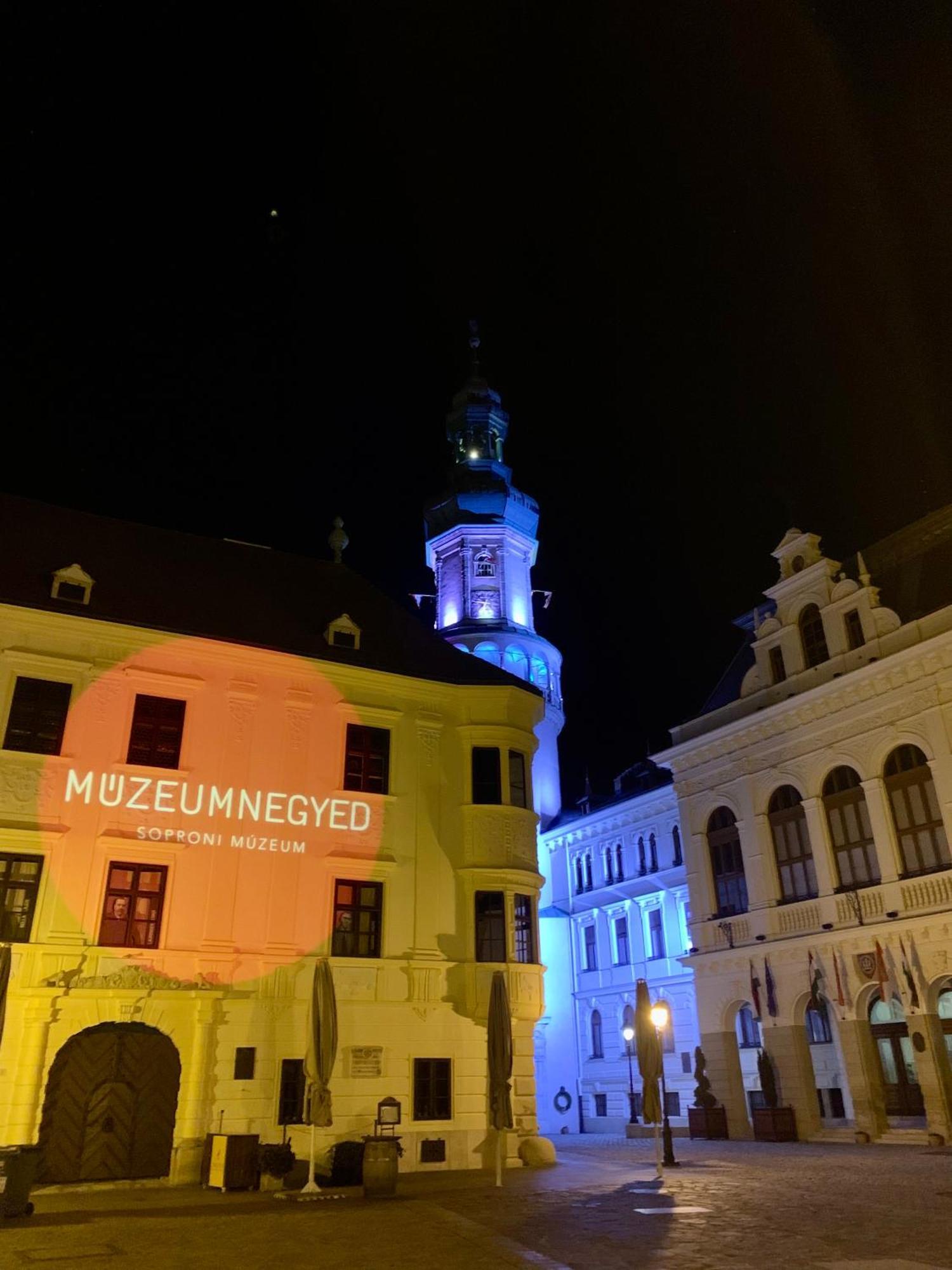 Interno Casa Lägenhet Sopron Exteriör bild